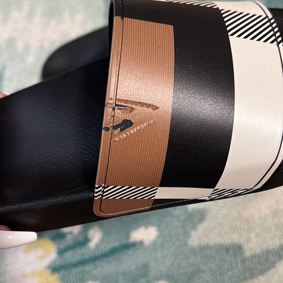 BurberryFurley Check Pool Slides - Picture 9 of 10